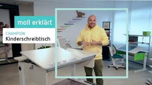 Es sind kleinigkeiten die das gesamtbild des kinderschreibtisch einzigartig und individuell gestalten. Moll Champion Moll Erklart Den Hohenverstellbaren Kinderschreibtisch Champion Youtube