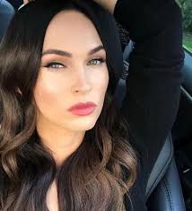 Главные новости о персоне меган фокс на lenta.ru. Megan Foks Podelilas Selfi S Molodym Bojfrendom Zvezdy Womanhit Ru