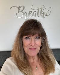 Carol Boettcher's Instagram, Twitter & Facebook