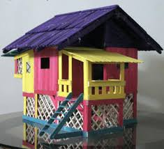 Selain mengasyikan kerajinan tangan dari stik es krim memiliki banyak sekali kegunaannya, diantaranya bisa dibuat untuk hiasan, tempat smartphone, dan sebagainya. 50 Rumah Adat Lampung Dari Stik Es Krim Terlengkap Koleksi Gambar Rumah Terlengkap