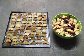 Petit Producteur Prunes Rouges Francaises Sechees Artisanales Et Naturelles Http Www Lejardindeguillaume Fr P 226 Prune Rouge Prune Artisanal