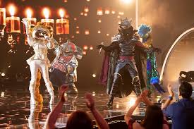 Mira tu correo hotmail y outlook y entra en tus redes sociales. Rommel Pacheco Y Christian Chavez Salen De Quien Es La Mascara 2020 Claudiaperalta