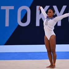 Ela é judia igual a mãe, o marido e filho. R7apsq78am1fkm