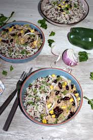 Assiette De Thon Mexicain Et Son Trio De Riz Cuisson Haricots Rouges Plats Complet Et Feuille De Celeri