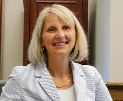 Amanda Florek's Instagram, Twitter & Facebook