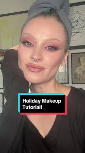 Quick Holiday Makeup Tutorial 🖤 #makeupartists #makeupreview #makeup  #makeuptutorial #eyeshadowtutorial #pinkmakeup #holidaycountdown