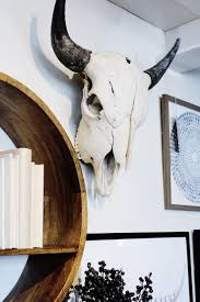 5 Essential Flea Market Tips Tricks Cow Skull Decor Skull Decor Wall Decor Living Room Apartment