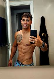 Mayden on X: ¡BUENOS DÍAS! Estoy buscando un editor para vídeos de YouTube  y Tiktok. Si conocéis a a alguien o estáis interesados escribidme por  privado con trabajos anteriores y tarifas 💪