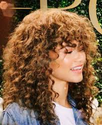Having a cute curly hairstyle for medium length hair is awesome look and fresh,so many styling cues for shaping and maintaining curly hair plus many ideas,you can try these beautiful 54 cute medium. Beautycom 2017 Zendaya Hair Curly Hair Styles Hair