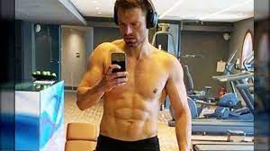 Good photos will be added to photogallery. Wie Sebastian Stan Muskulos Wurde Um Marvels Winter Soldier Zu Spielen Youtube