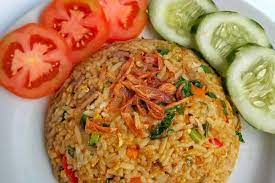 Nasi goreng (fried rice) if you read any indonesian food guide or guidebook, likely one of the most famous foods they will mention is indonesian fried rice, known better as nasi goreng. Resep Nasi Goreng Kampung Malaysia Inspirasi Menu Sarapan