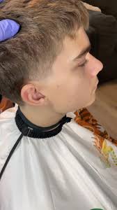 Mittelscheitel Jungs Low Taper