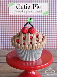 Craftsy Com Express Your Creativity Fondant Cupcakes Giant Cupcake Cakes Big Cupcake