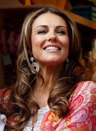 Weitere ideen zu elizabeth hurley, schöne hintern, wunderschöne frau. Liz Hurley Die Mittelklasse Frau