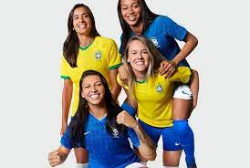 A seleção de futebol feminino dos estados unidos é a equipe feminina, formada pelas melhores atletas que representam os estados unidos nas competições internacionais. Uniforme Da Selecao Feminina De Futebol E Exclusivo Pela 1Âª Vez