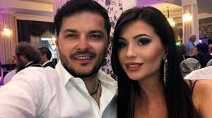 A cantat in formatia l.a., alaturi de ache si adi. Iubita Lui Liviu Varciu ApariÈ›ie De Infarct In Club BÄƒrbaÈ›ii Nu È™i Au Putut Lua Ochii De La Decolteul Ei Foto Impact