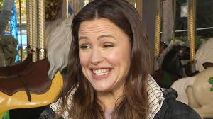 Jennifer garner is currently promoting her new netflix film yes day, and on tuesday she continued the countdown until its release by sharing a funny mugshot picture of herself. Jennifer Garner On Raising Kids In Quarantine And Why Yes Day Is A Breath Of Fresh Air Exclusive Entertainment Tonight