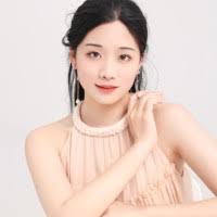 100+ "Eloise" profiles