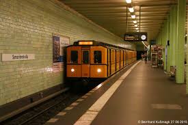 Europa Deutschland Berlin Friedrichshain U Bahnhof Samariterstrasse U Bahn Linie U5 Underground Tube Rapid Transit Metro Rail