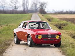 10 Flawless Photos Of A 1965 Alfa Romeo Giulia Sprint Gta Alfa Romeo Giulia Alfa Romeo Alfa Romeo Cars
