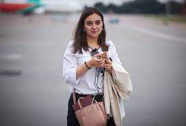 Последние твиты от iuliia mendel (@iuliiamendel). Press Sekretar Prezidenta Ukrainy Ne Otstaet Ot Svoego Shefa I Postit Utrennie Foto Vmesto Raboty Glavkom