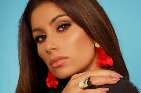 Az énekesnő és párja, áron közösen mesélnek az örömhírről. Orban Viktor Is Gratulalt Radics Gigi Kisbabajahoz Roviden