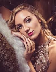 Robyn Mack's Instagram, Twitter & Facebook