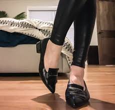 Guide To Business Casual Shoes For Working Women First Thyme Mom Best Casual Shoes Business Casual Shoes Best Work Shoes