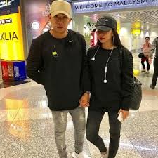According to sources, nedim makes $1,000,000 per post. Biodata Nedim Nazri Suami Nora Danish Azhan Co