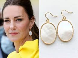 Kate Middleton Duchess Genuine White Mother of Pearl Oval Gold Plated Drop  Earrings Replikate