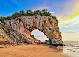 Entry kali ni saya nak ceritakan tempat menarik di mana saya di lahirkan dan di besarkan iaitu di miri sarawak. Senarai Tempat Pelancongan Menarik Di Negeri Sarawak Malaysia Www Sobriyaacob Com