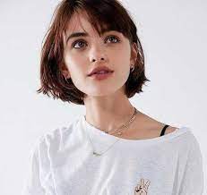 Blunt Bob Haircut Short Haircuts French Haircuts Blunt Chin Length Bob Bob Haircut For Round F Short Hair With Bangs Short Hair Styles Short Curly Haircuts