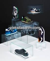 Pleksi Seffaf Magaza Vitrinleri Tasarim Ayakkabilik Fikirler