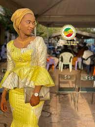 Voir plus d'idées sur le thème mode africaine robe, tenue africaine, robe africaine. Bazin Taille Basse African Fashion Dresses African Design Dresses African Fashion