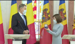 Președinta maia sandu își începe mandatul în condiții dificile din punct de vedere politic și mai ales în plină criză sanitară care zguduie republica moldova. Maia Sandu Cadou Pentru Iohannis Dcnews