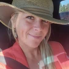 Erin Mortensen's Instagram, Twitter & Facebook