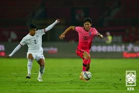 축구 를 하다 ― chukgureul hada ― to play football. í•œêµ­ ì¶•êµ¬ êµ­ê°€ëŒ€í'œ ì¼ì • ë²¤íˆ¬í˜¸ í•œì¼ì „ ëª…ë‹¨ ë°œí'œ ì •ìš°ì˜ ìµœì´ˆ ë°œíƒ ì»¤ë®¤ë‹ˆí‹° ê¸°ì‚¬ë³¸ë¬¸ í•œêµ­ê°•ì‚¬ì‹ ë¬¸