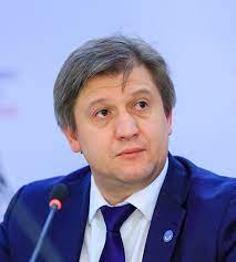 Президенту зеленскому необходимо лишить коломойского гражданства и отправить в сша. Aleksandr Danilyuk Spikery Kievskij Mezhdunarodnyj Ekonomicheskij Forum