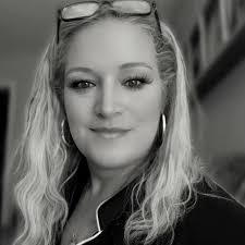 My brother had these beautiful ornaments custom-made for each of us,  definitely one of my absolute favorite gifts!🦋