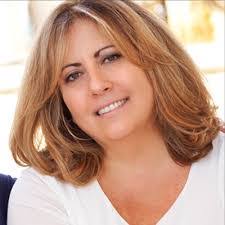 Lisa Baum's Instagram, Twitter & Facebook