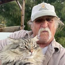 Edna Dercum, the daughter of Norwegian immigrants, was born in Minnesota  and in 1936 became the first woman to join Professor Max Dercum's ski club  at Penn State. She became chairperson for