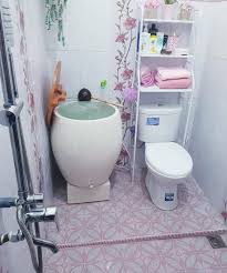Desain kamar kecil unik unik. Inspirasi Model Kamar Mandi Kecil Minimalis Terbaru Terlihat Luas Dan Bersih Ndekorrumah