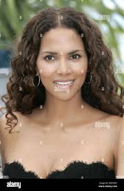 Et encore un qui se met à chanter et à jouer.....