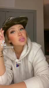 Megan Buckman's Instagram, Twitter & Facebook