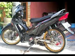 Sayangnya tidak semua varian motor bebek ini pengalaman saya, pakai motor supra x 125 sangat empuk dan sangat irit, jadi enak buat pekerja. Modifikasi Standar Motor Supra X 125 Warna Hitam Arena Modifikasi