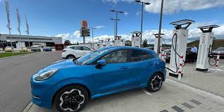 Cierra mistt orgasm understands her way around the massage