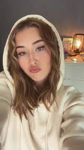 Krystal Dempsey's Instagram, Twitter & Facebook