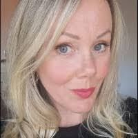 Roxanne Meredith's Instagram, Twitter & Facebook