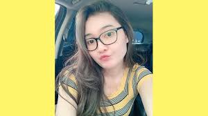 Gus azmi pakai kacamata hitam. Foto Cantik Nella Kharisma Yang Bisa Membuatmu Berdebar Kepogaul