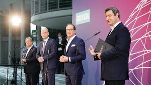 Söder und laschet sind am späten sonntagabend im bundestagsgebäude eingetroffen (siehe update 18. K Question In The Union Press Conference By Soder And Laschet After The Closed Meeting Teller Report